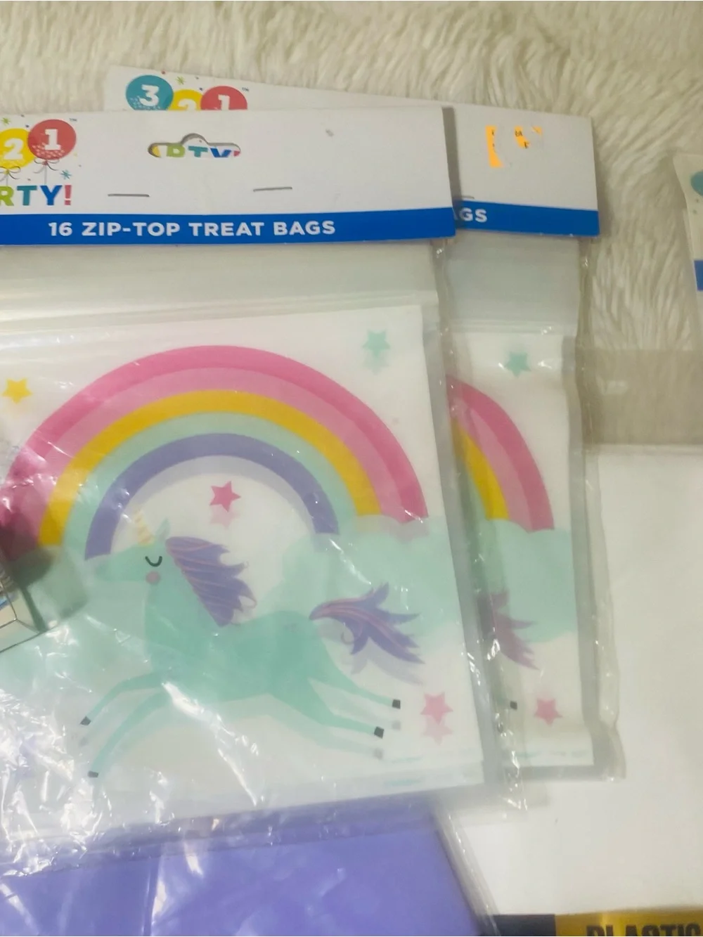 3-2-1 Party Pastel Purple Tablecover and Party 21 Set Unicorn Rainbow